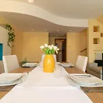 Mamma Ciccia - Casa Laura Elegant & Spacious * 曼代洛-德尔拉里奥