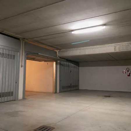 Mamma Ciccia - Casa Laura Elegant & Spacious Апартаменты Манделло-дель-Ларио