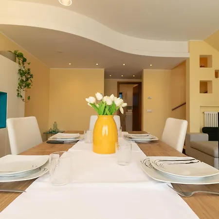 Mamma Ciccia - Casa Laura Elegant & Spacious * Манделло-дель-Ларио