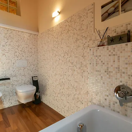 Mamma Ciccia - Casa Laura Elegant & Spacious Appartamento Mandello del Lario