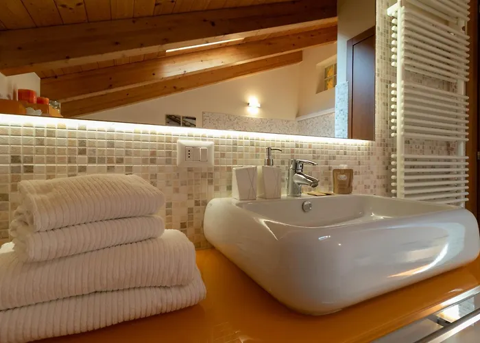 Mamma Ciccia - Casa Laura Elegant & Spacious * Mandello del Lario